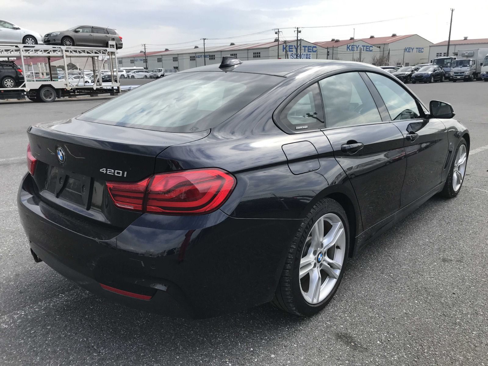 Vehicle Image 4