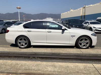 BMW 523i