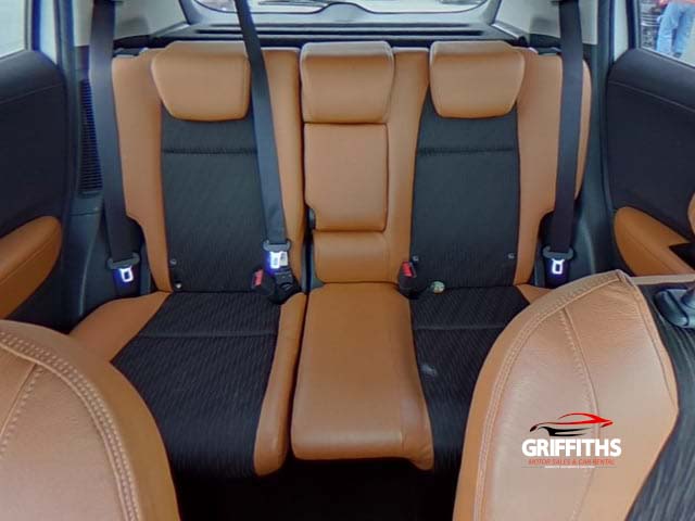 Vehicle Image 8