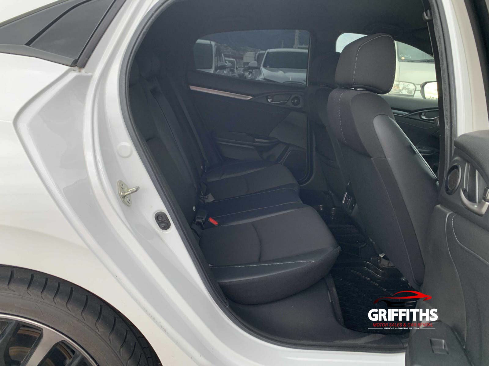 Vehicle Image 9