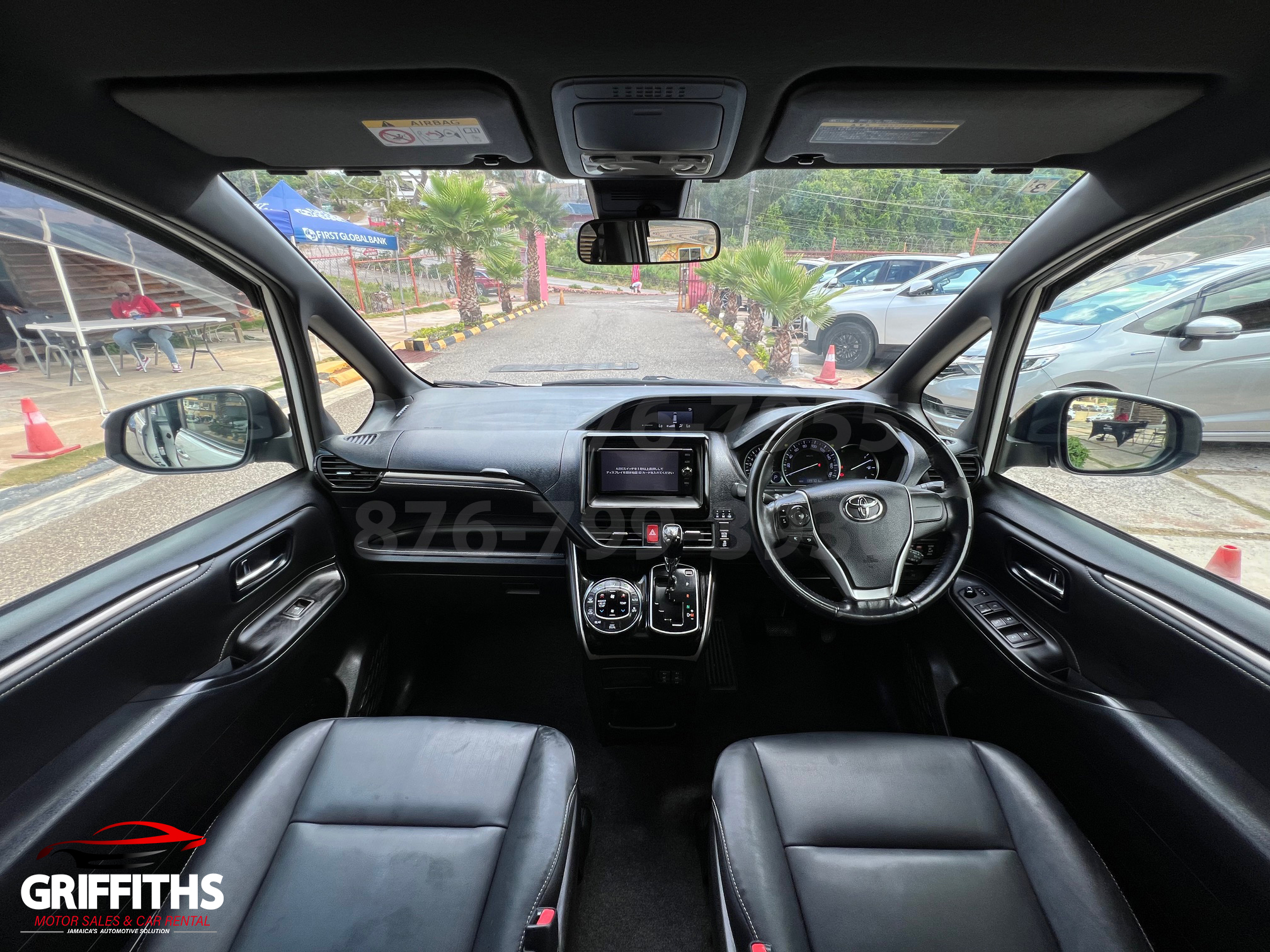 Vehicle Image 9
