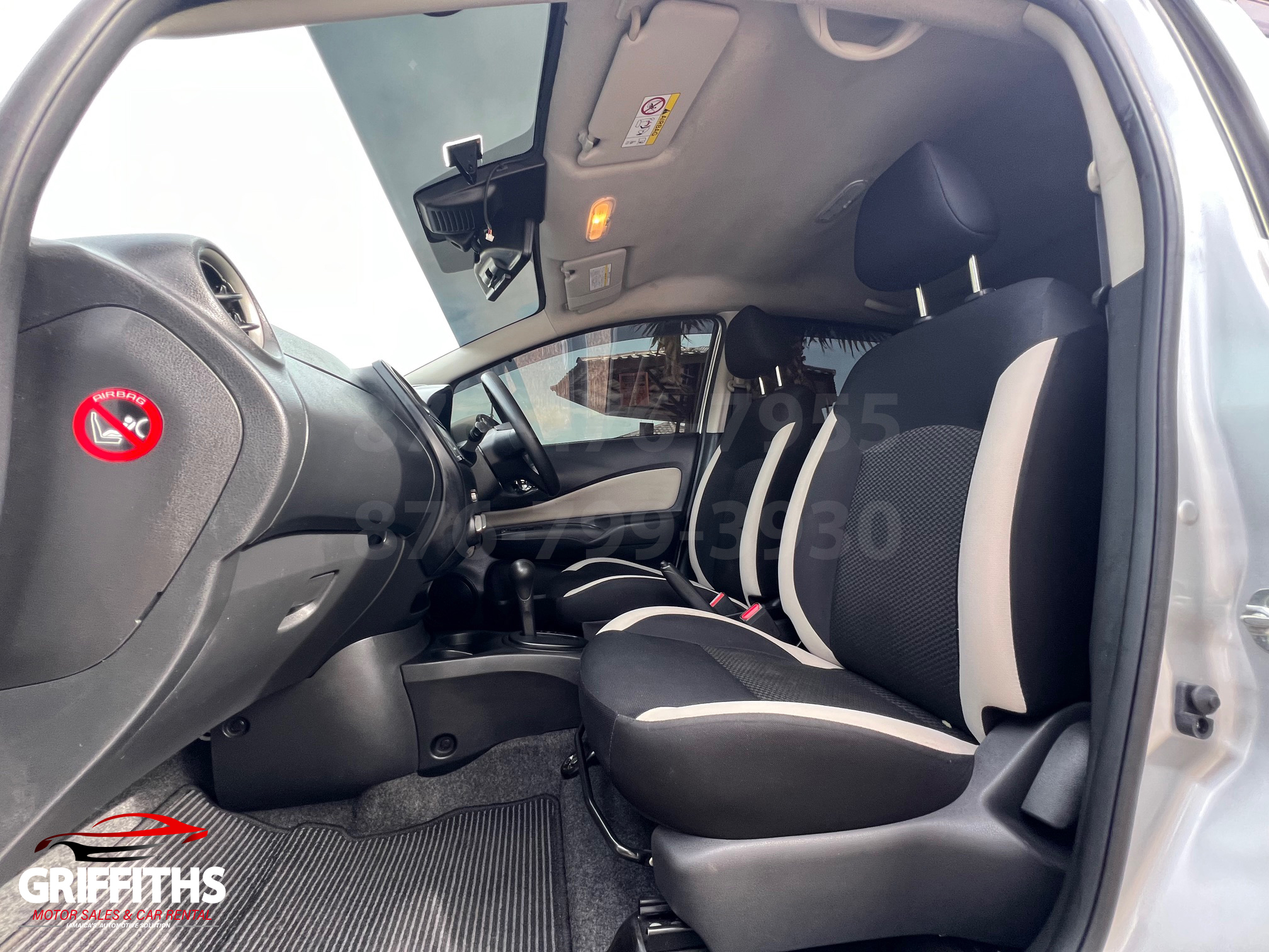 Vehicle Image 12