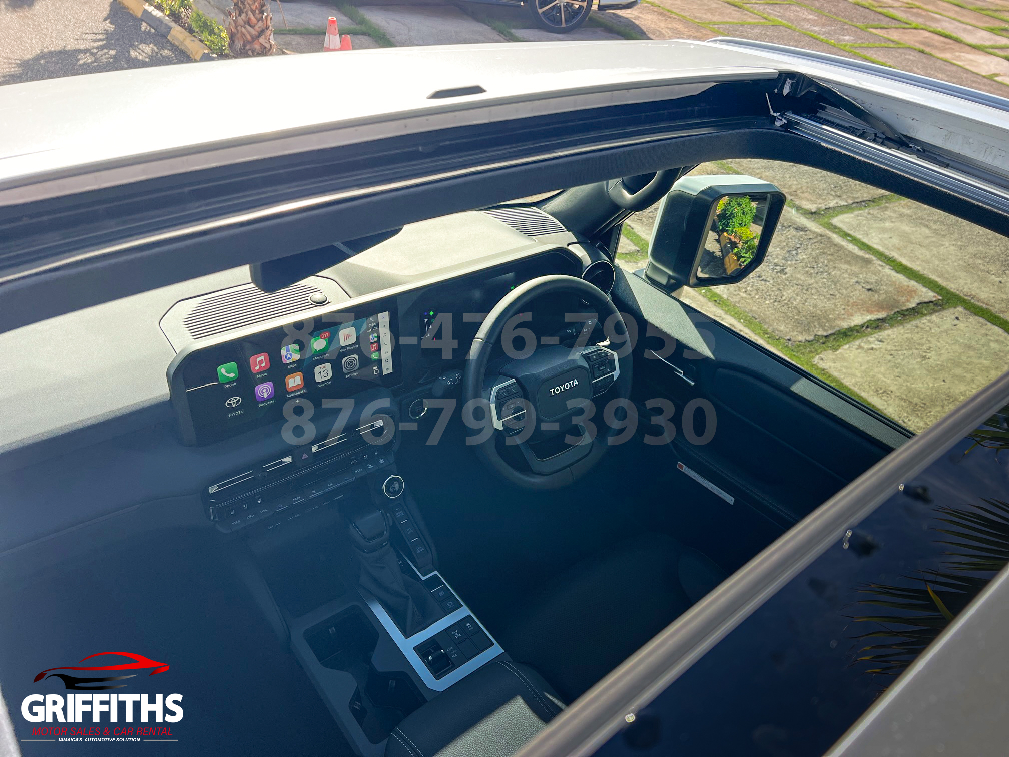 Vehicle Image 10
