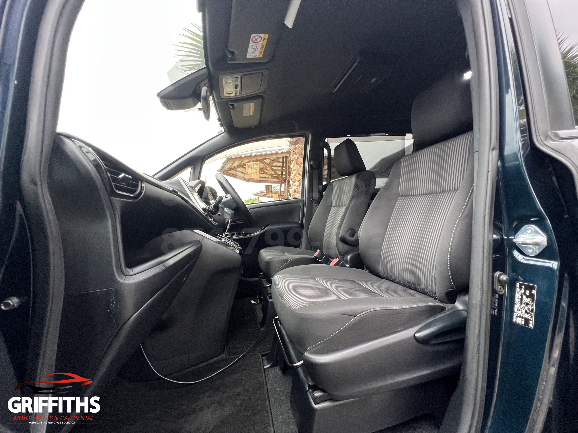 Vehicle Image 12