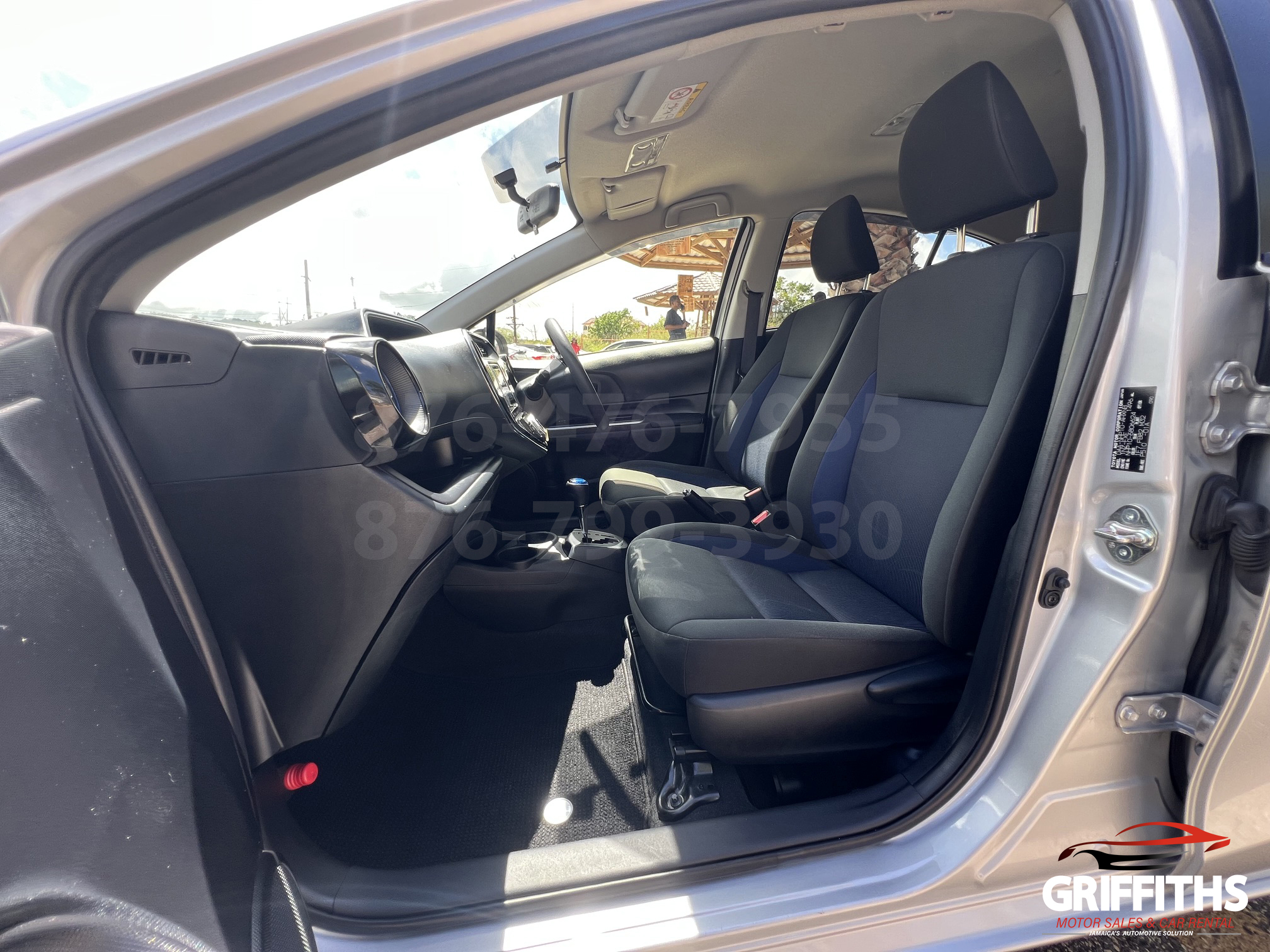 Vehicle Image 12