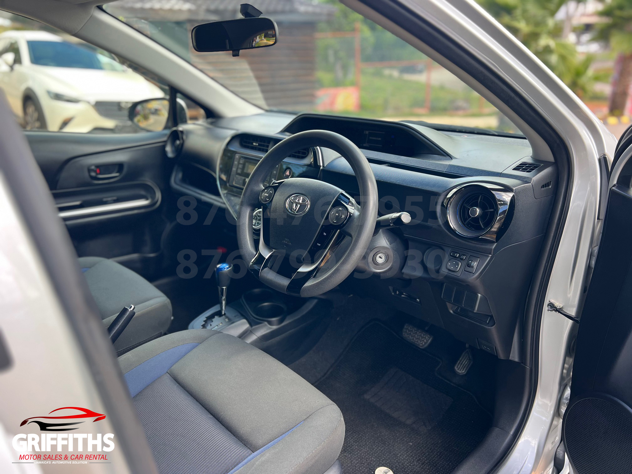 Vehicle Image 10