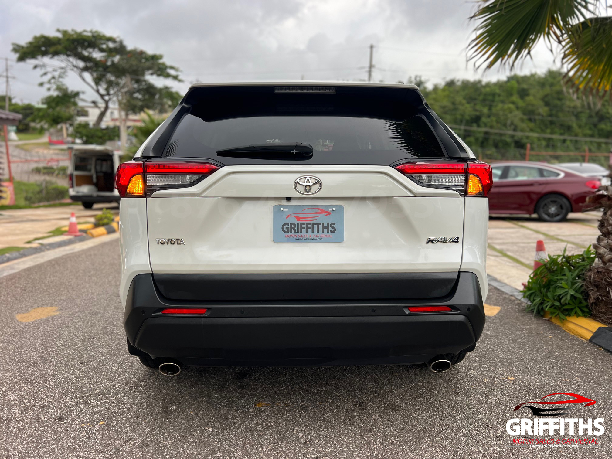 Vehicle Image 6