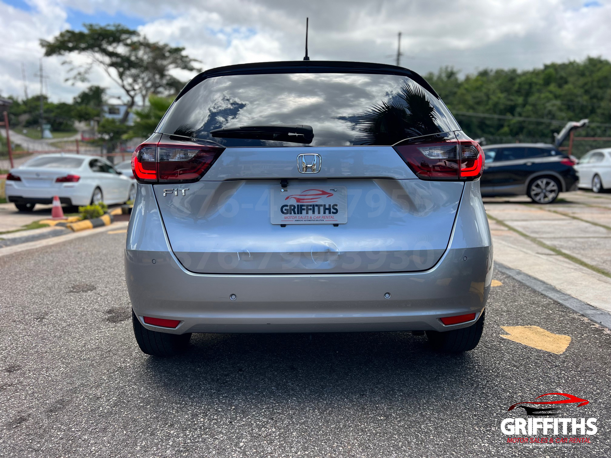 Vehicle Image 6