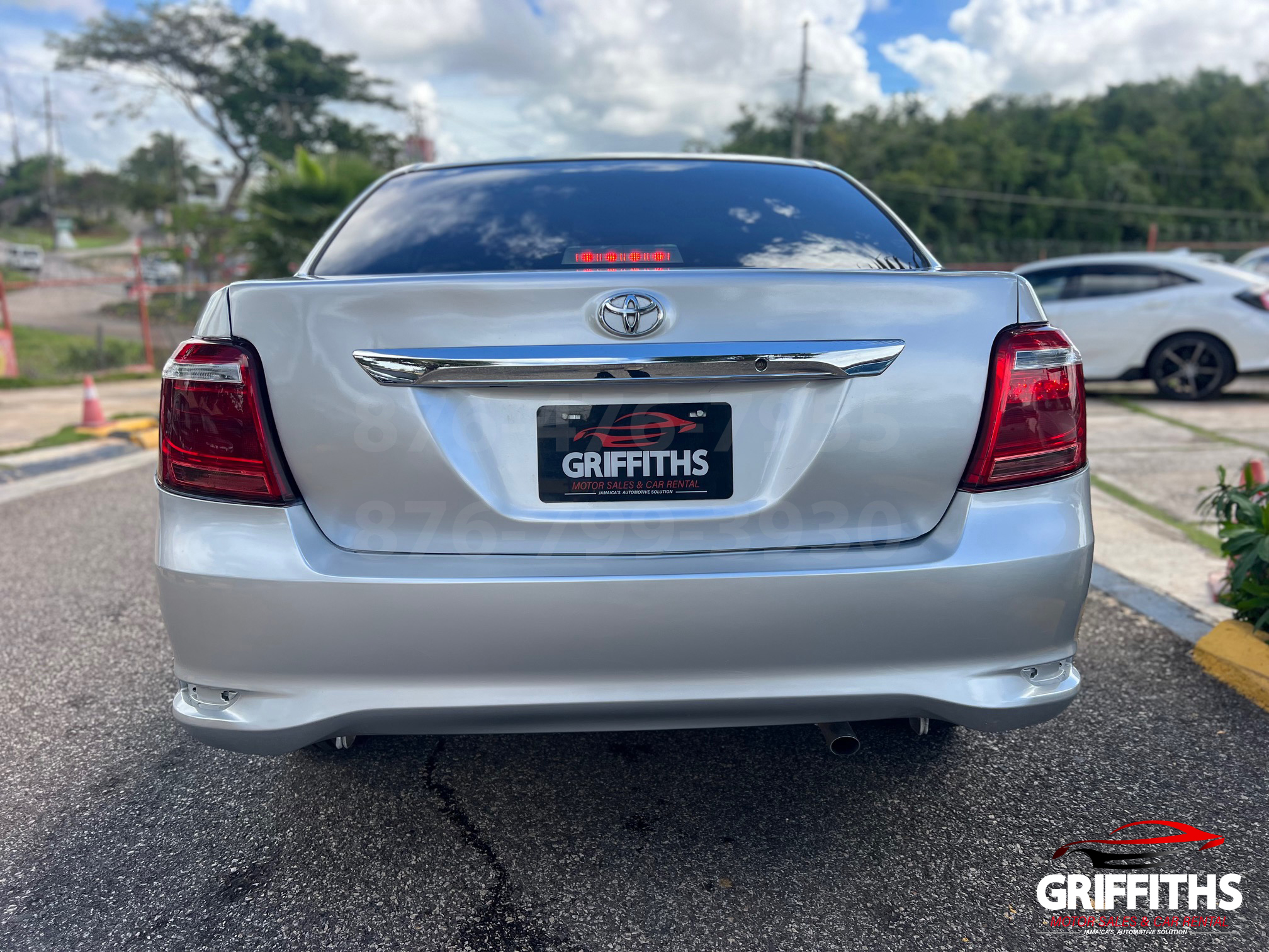 Vehicle Image 6
