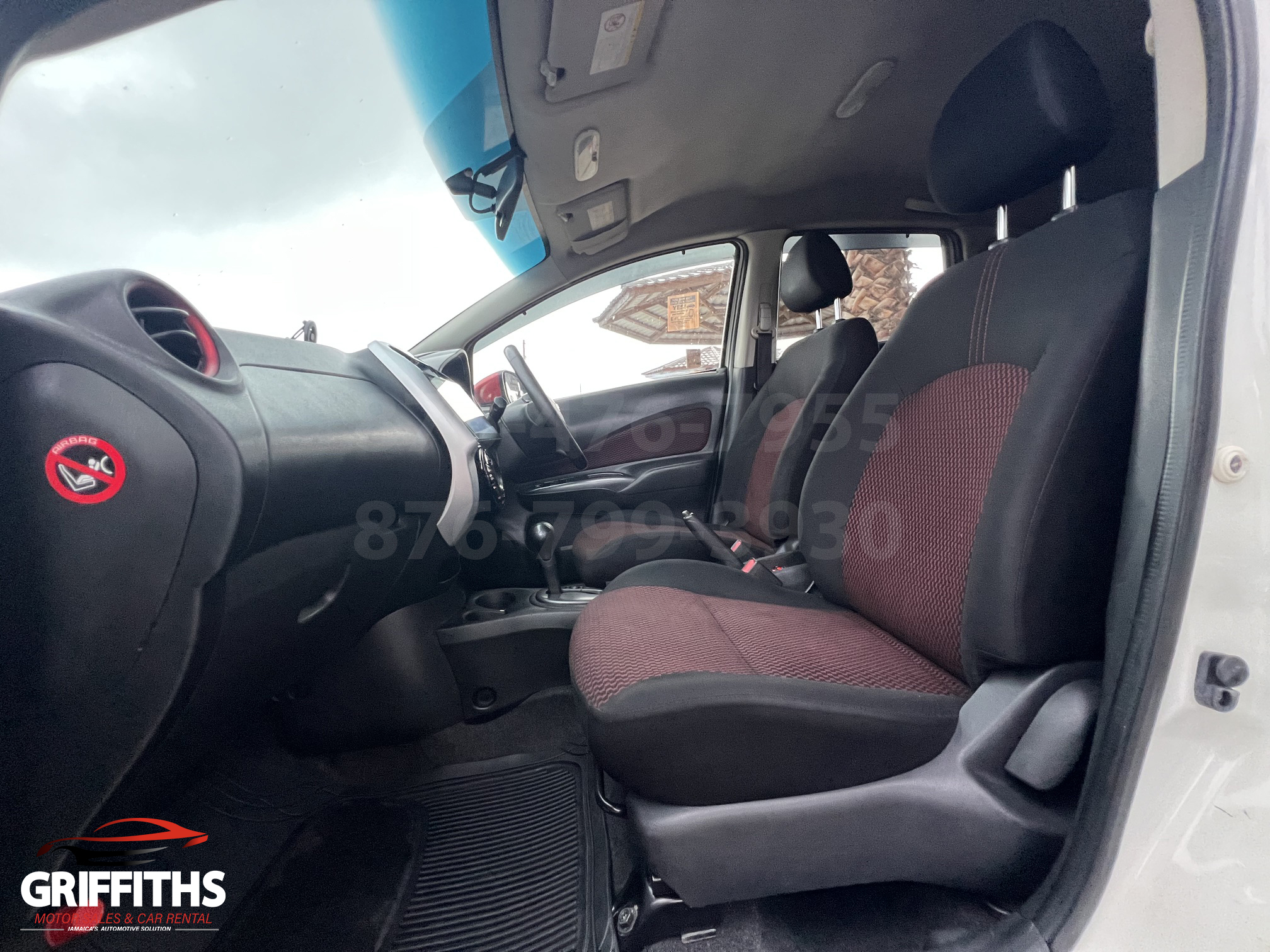 Vehicle Image 12