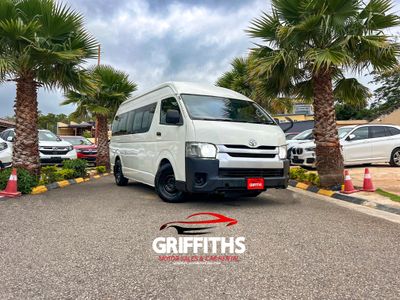 Toyota Hiace Commuter