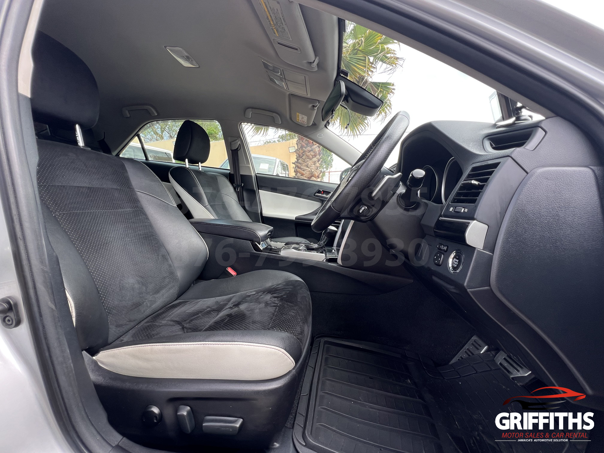Vehicle Image 11