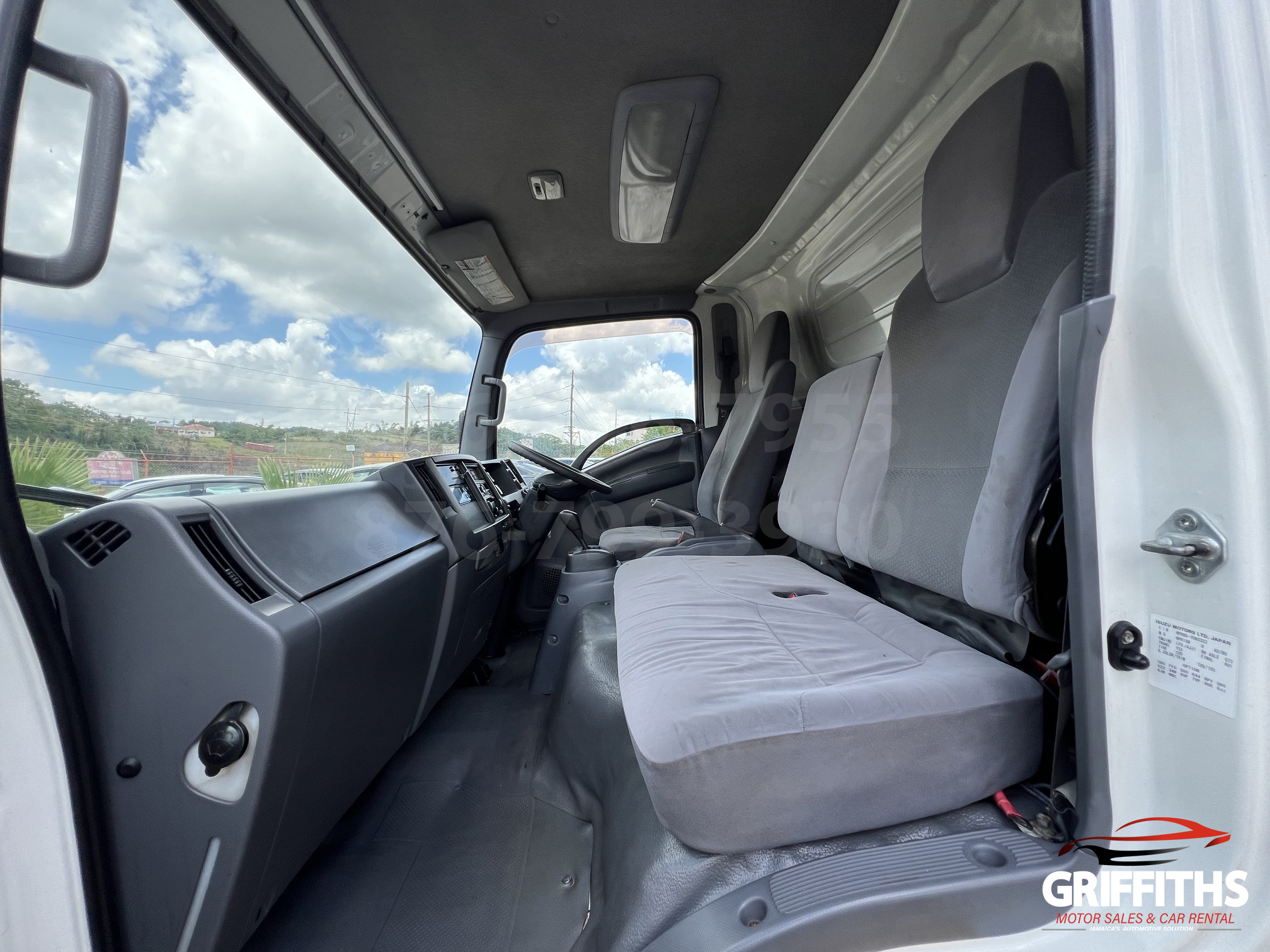 Vehicle Image 16