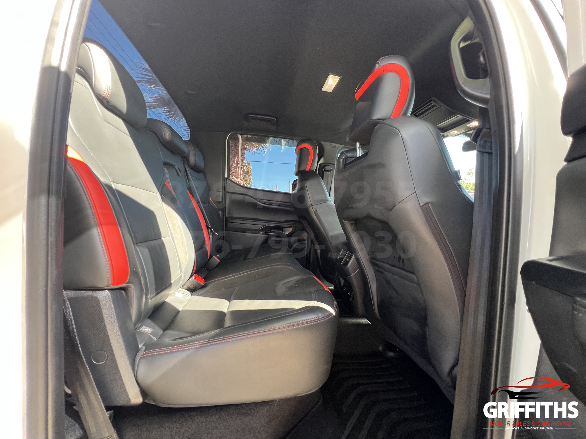 Vehicle Image 14