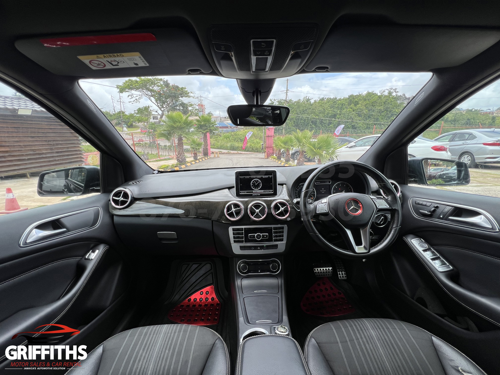 Vehicle Image 9