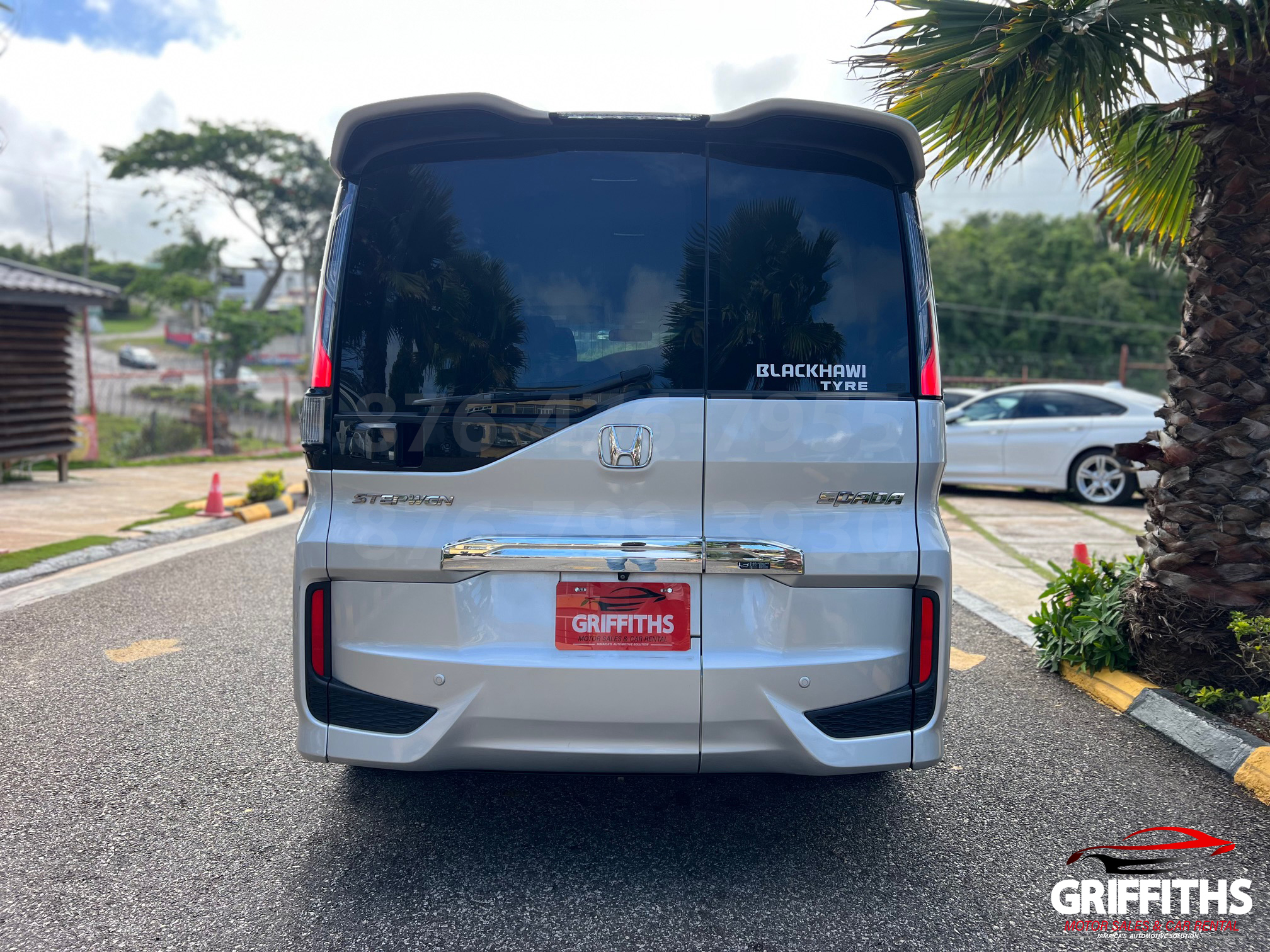 Vehicle Image 6