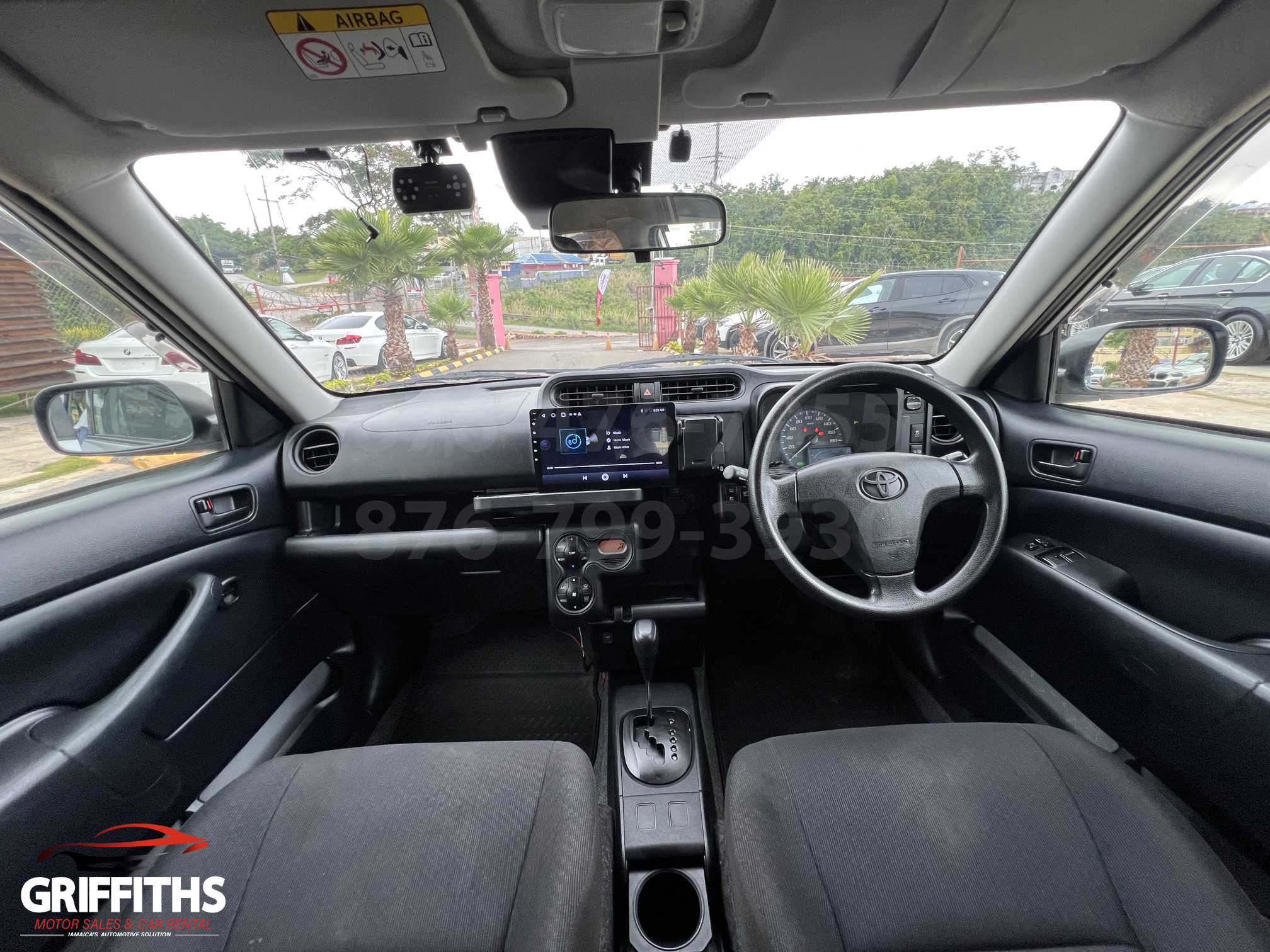 Vehicle Image 9