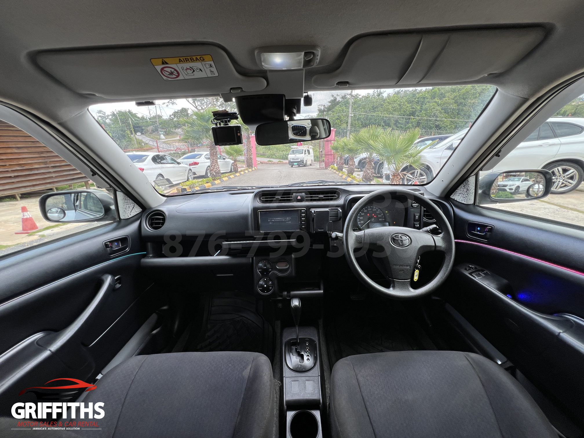Vehicle Image 9