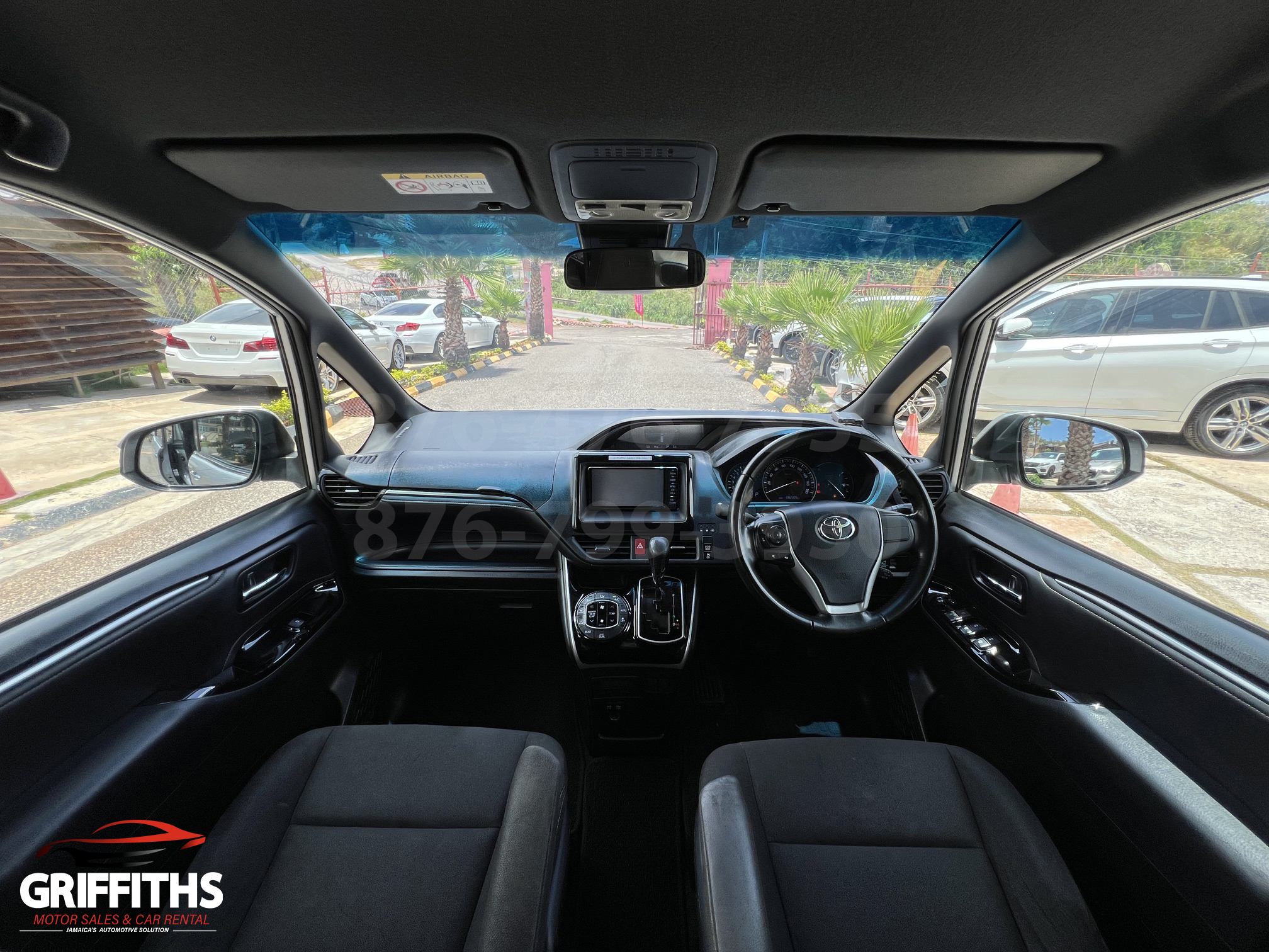 Vehicle Image 9