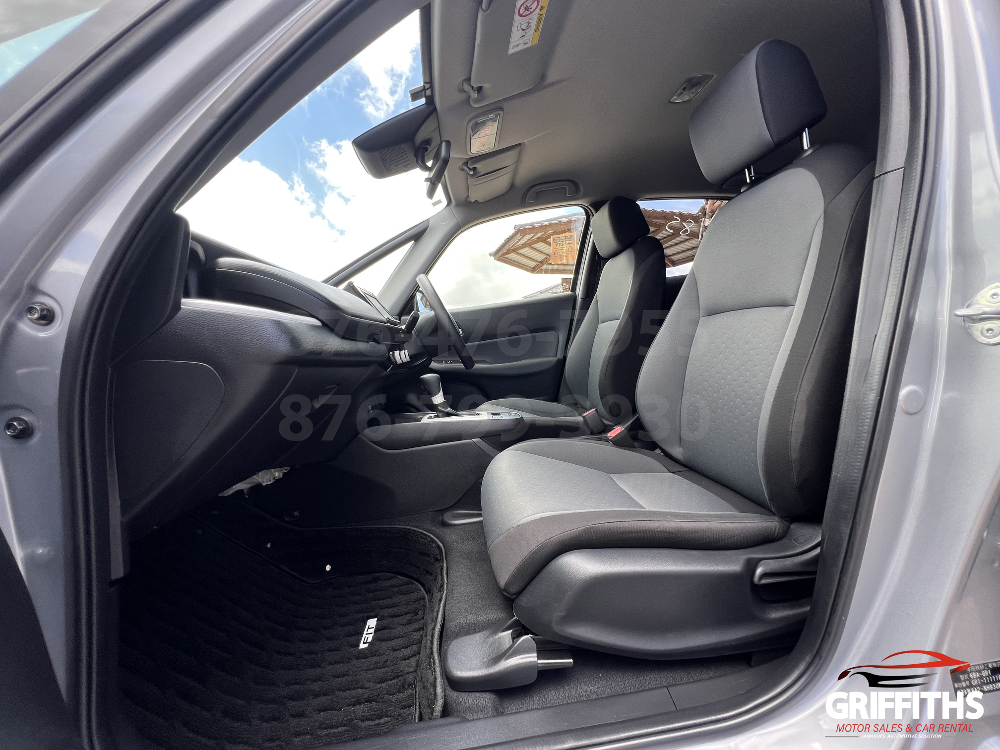 Vehicle Image 12