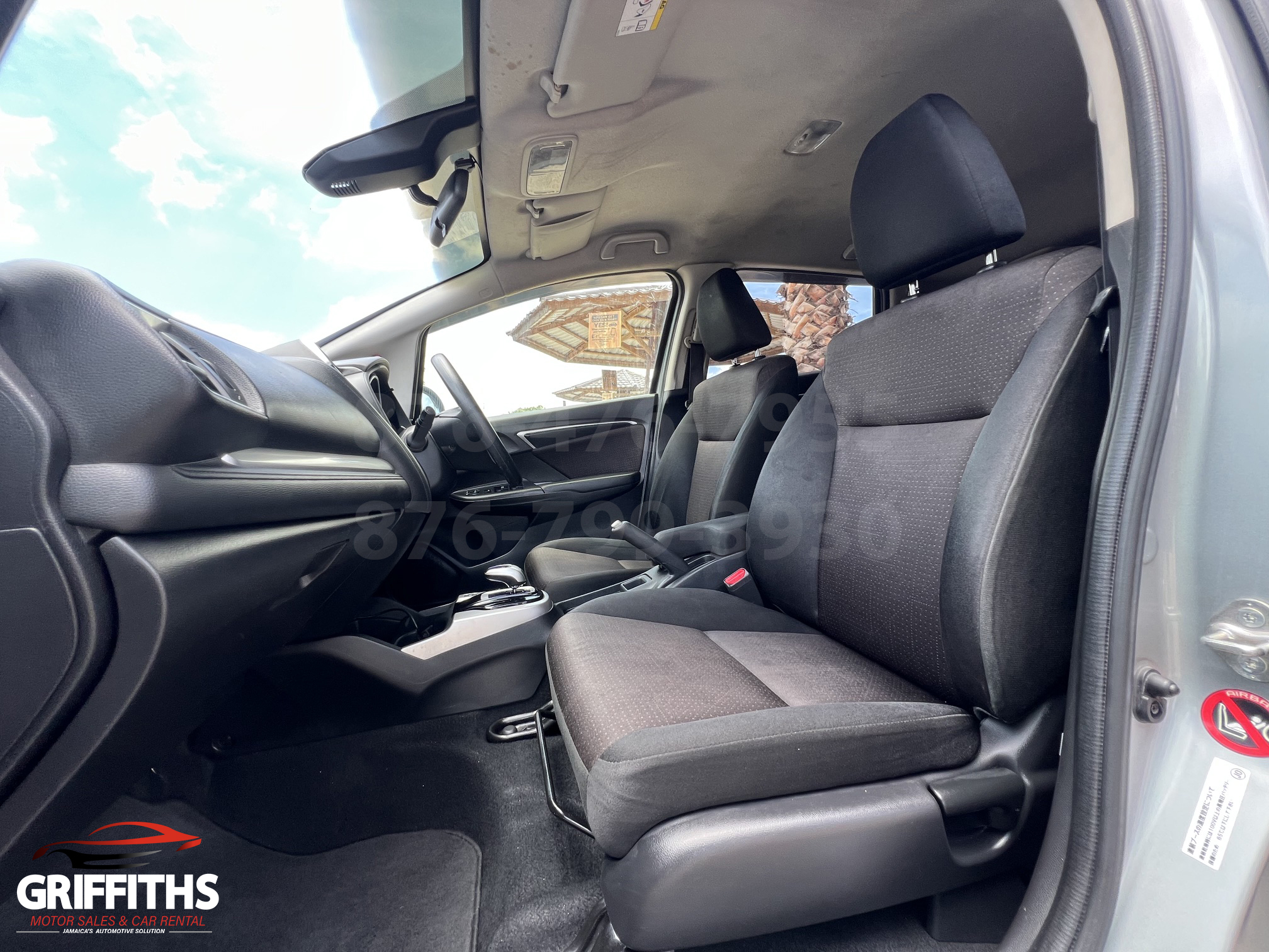 Vehicle Image 12