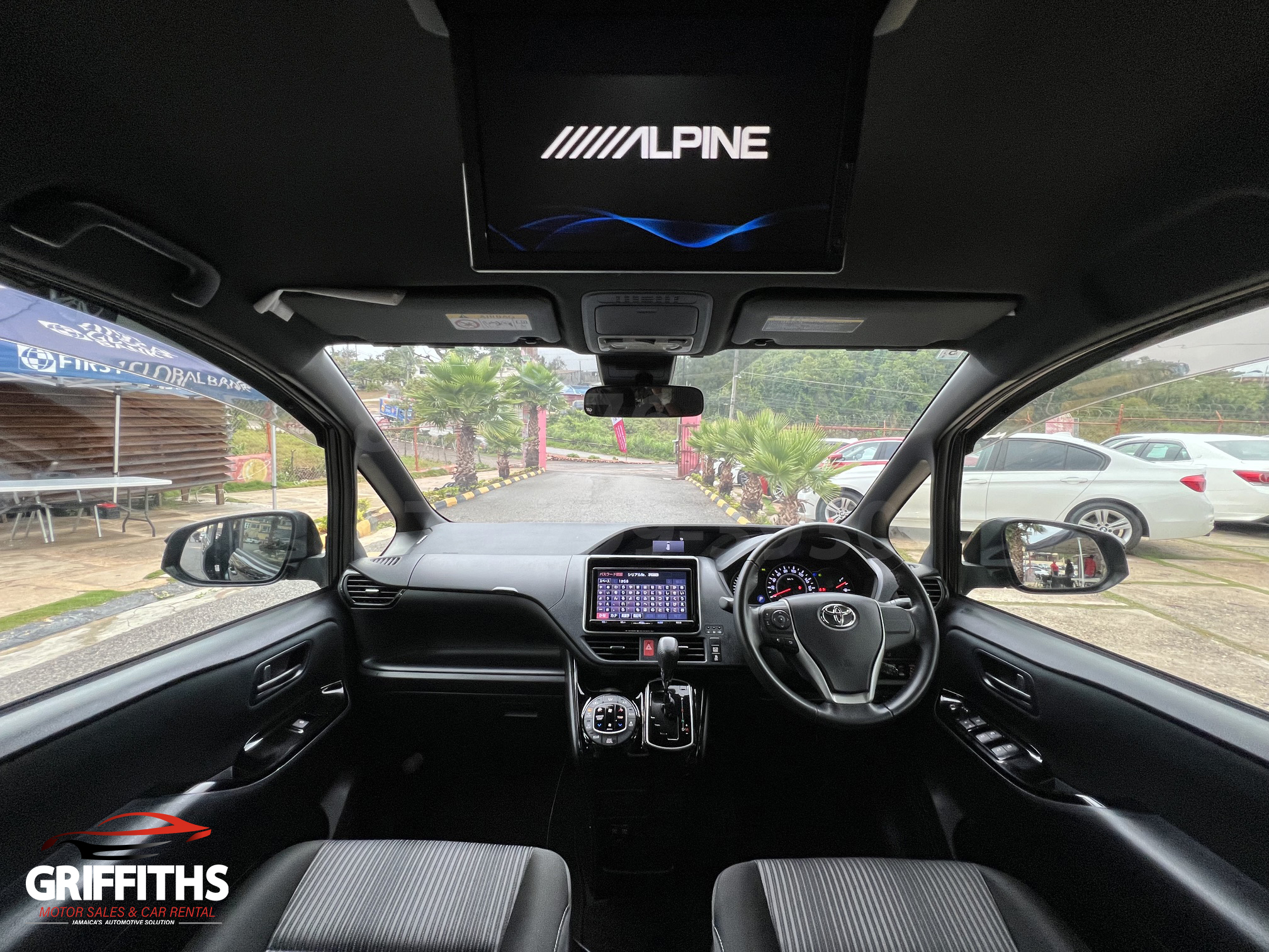 Vehicle Image 9