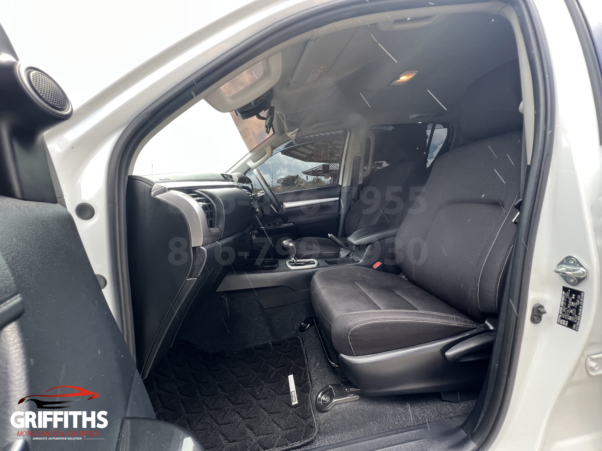 Vehicle Image 13