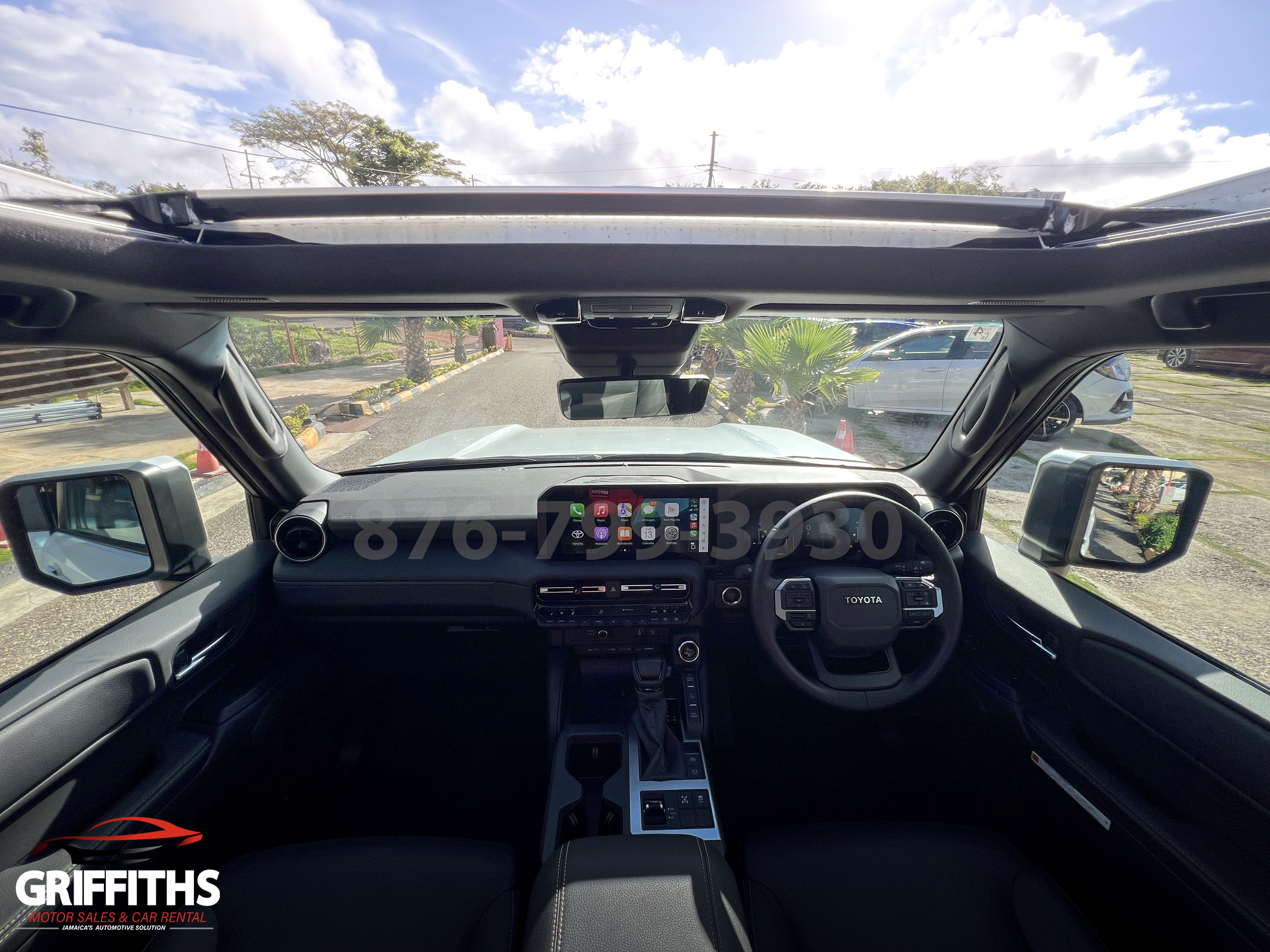 Vehicle Image 9